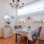 Apartment Aldo Sea View *