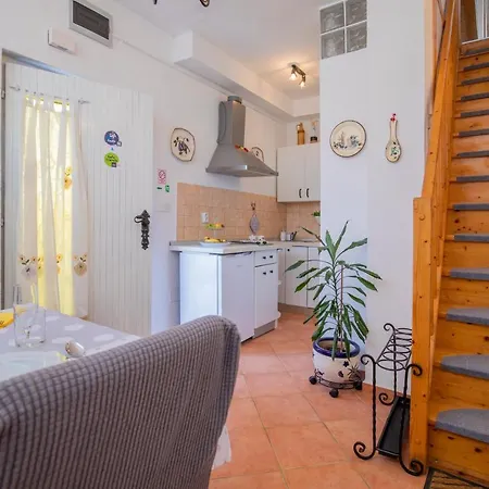 Aldo Sea View プーラ